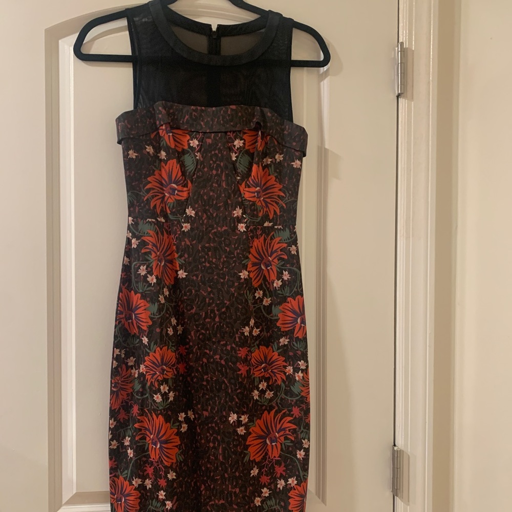 Karen Millen pencil press size 2